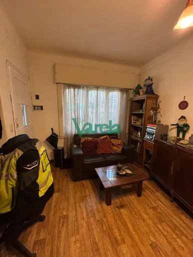Venta de Casa de dos dormitorios con cochera y patio en Jacinto Vera