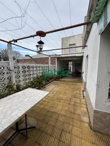 Venta Casa 2 plantas fondo apartamento y deposito las piedras centro