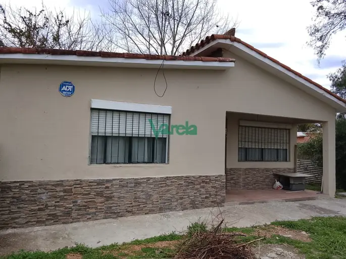 Casa en venta Salinas, 3 dormitorios, living estufa leña y apto