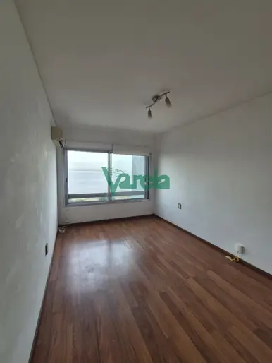 Venta apartamento Malvin sobre Rambla 2 dormitorios garage
