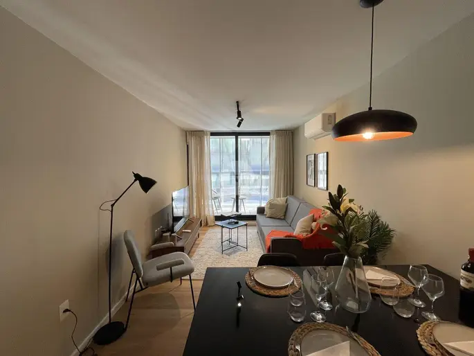 Venta apartamento 2 dormitorios con terraza en Barrio Sur