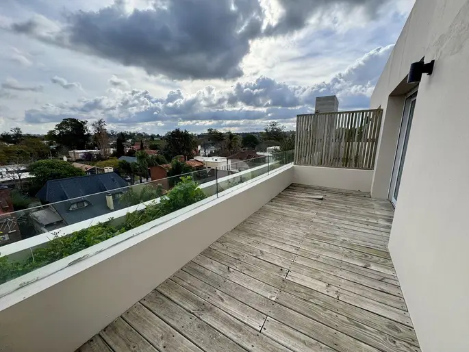 Venta y alquiler de apartamento penthouse con 2 dormitorios en Parque Miramar Carrasco