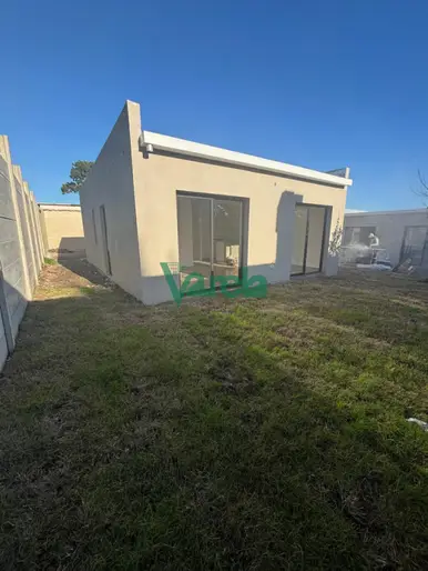 Venta de tres casas a estrenar en Lagomar