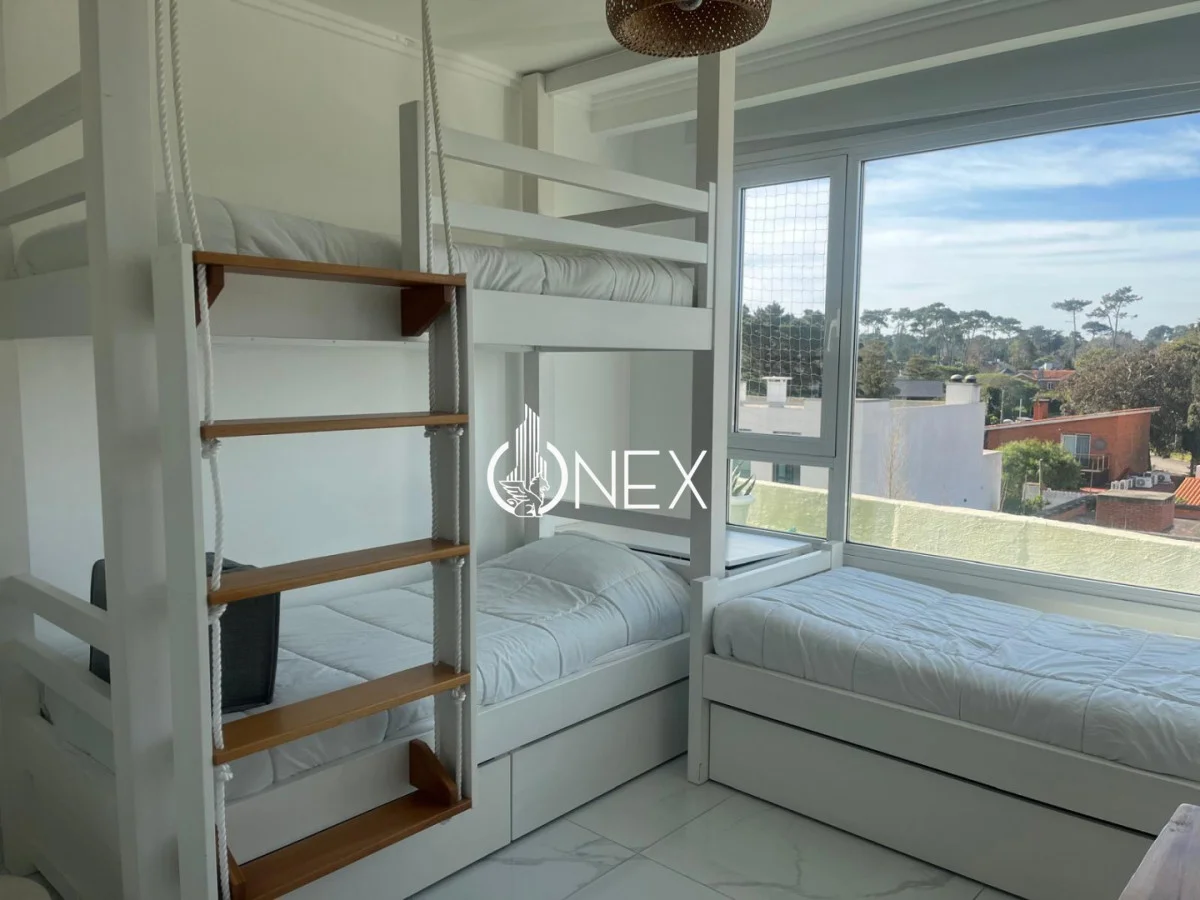 Apartamento en Playa Mansa, propiedad 266728 -Imagen 23