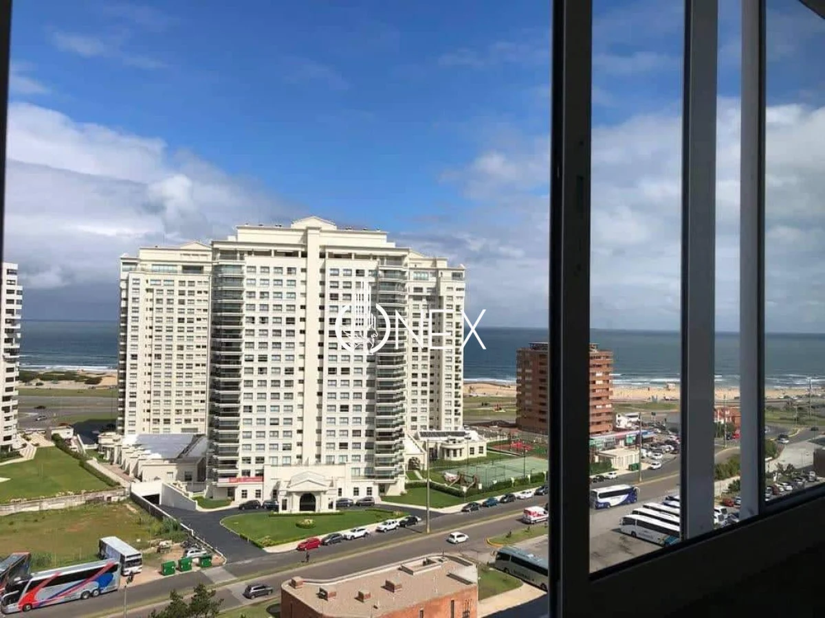 Apartamento en Playa Mansa, propiedad 266884 -Imagen 24