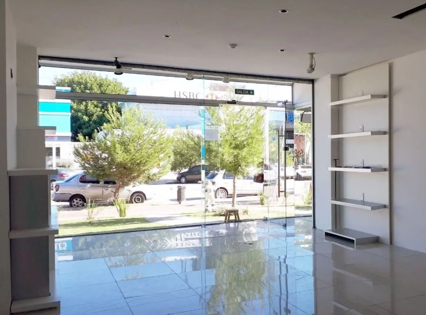 Local en Carrasco, propiedad 303989 -Imagen 3