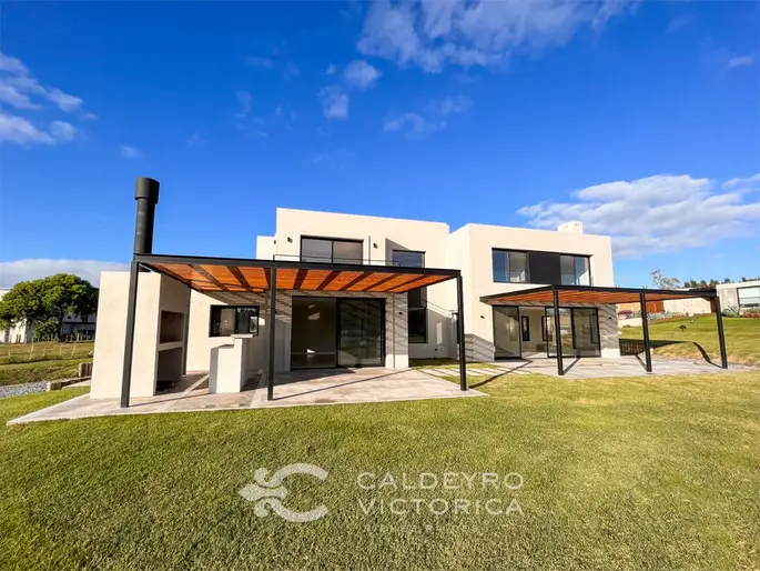 Venta Casa en Altos de La Tahona 8754 de 4 dormitorios