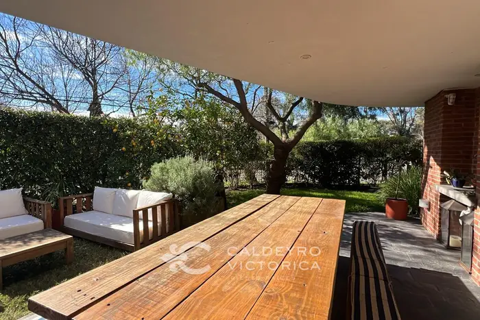 Venta Apartamento en Carrasco 9898, de 4 dormitorios