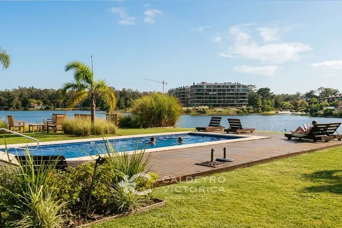 Alquiler de Apartamento en Barra de Carrasco 10198, de 3 Dormitorios, con terraza y parrillero