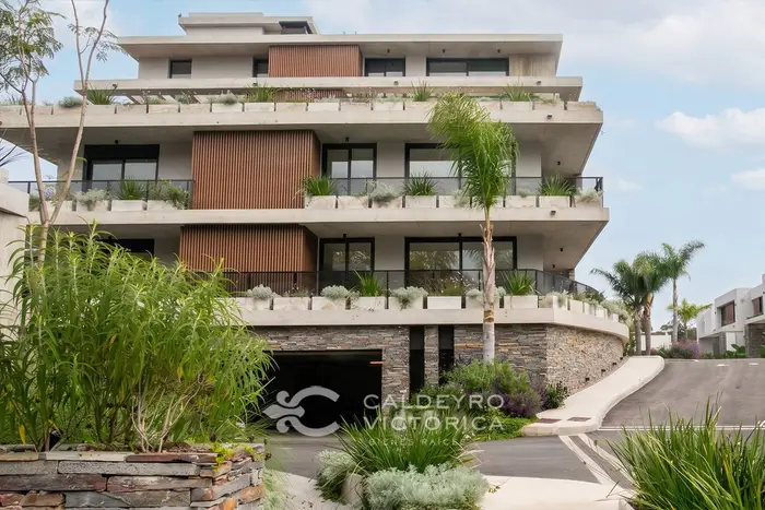 Apartamento en alquiler en Carrasco 10239, a estrenar, con jardín y amenities premium