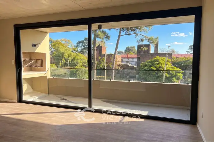 Apartamento en alquiler en Carrasco 10407, 2 dormitorios con terraza y parrillero