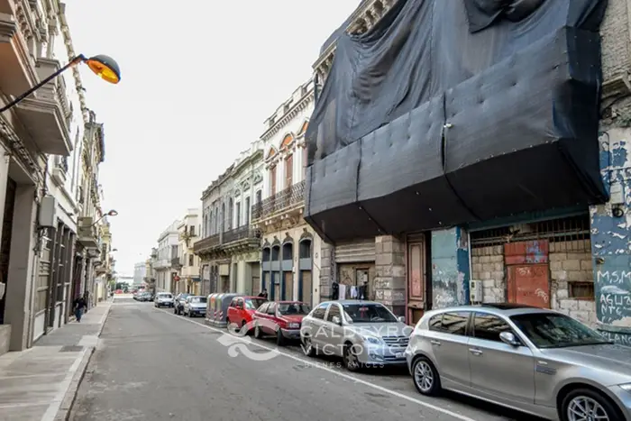 Edificio Próximo Al Mercado Del Puerto 4910