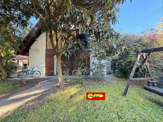 Venta de Cabaña - 4 dormitorios - Piscina - Parque del Plata Sur