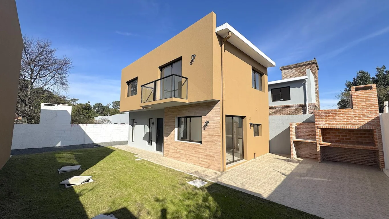 Casa en Lomas de Solymar, propiedad 290952 -Imagen 1