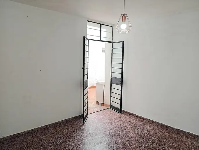 Venta Apartamento de época Pocitos 2 Dormitorios y Patio
