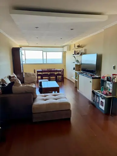 Venta De Apartamento 3 Dormitorios, Sobre La Rambla Y Muy Luminoso