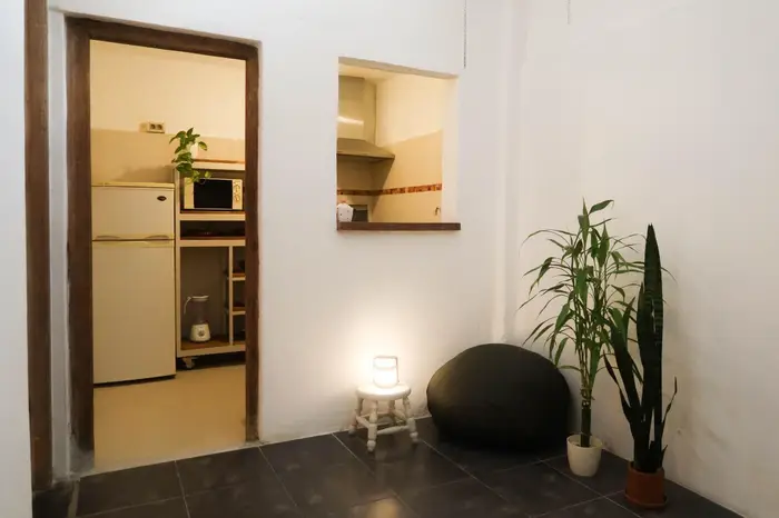 Venta de Apartamento, 2 Dormitorios, Muy Luminoso, En El Barrio De Tres Cruces