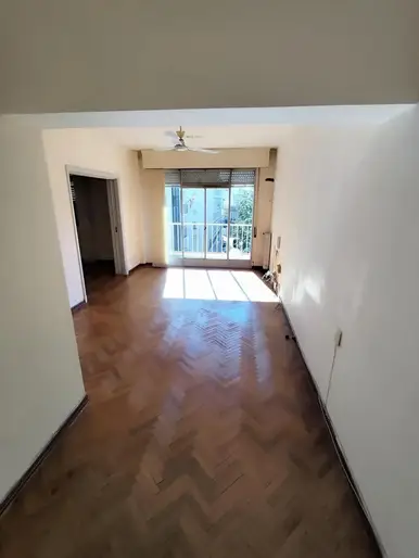 Venta De Apartamento En Ciudad Vieja 3 Dormitorios, Terraza Muy Luminoso