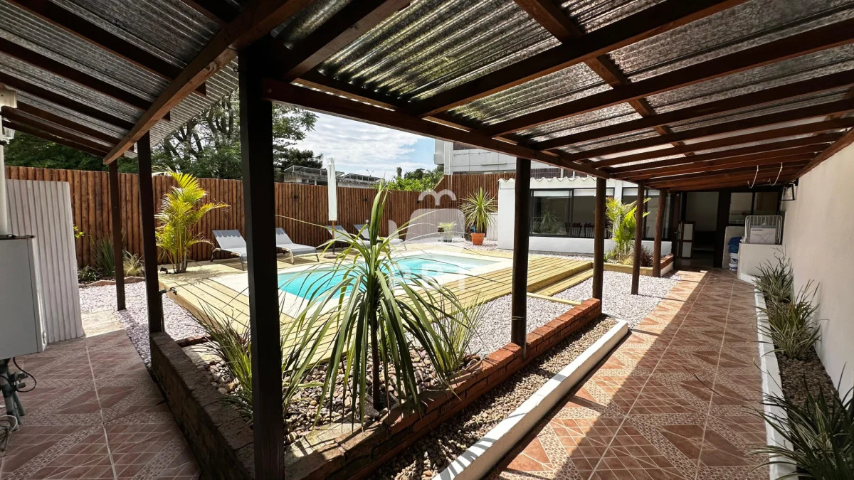Casa en Solanas, propiedad 145321 -Imagen 1
