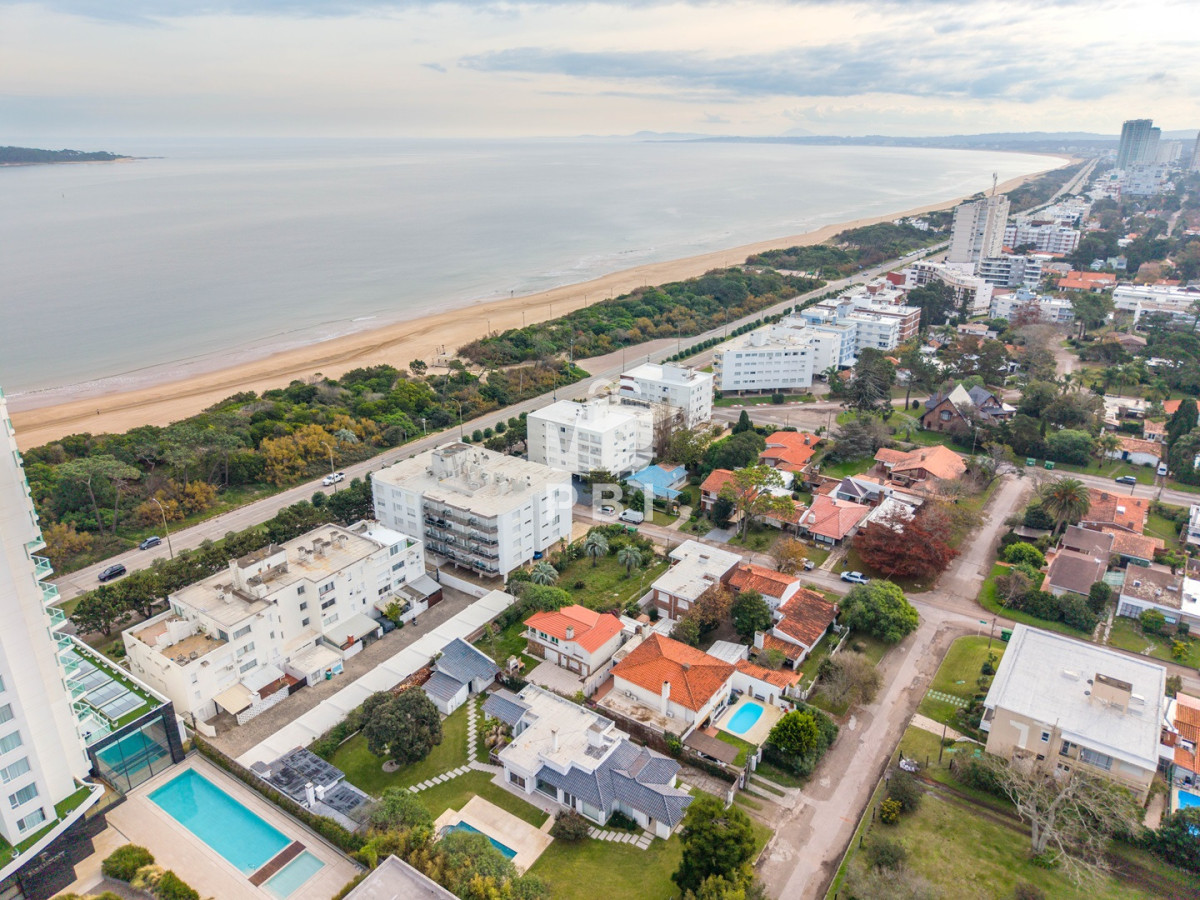 Casa en Playa Mansa, propiedad 272205 -Imagen 4