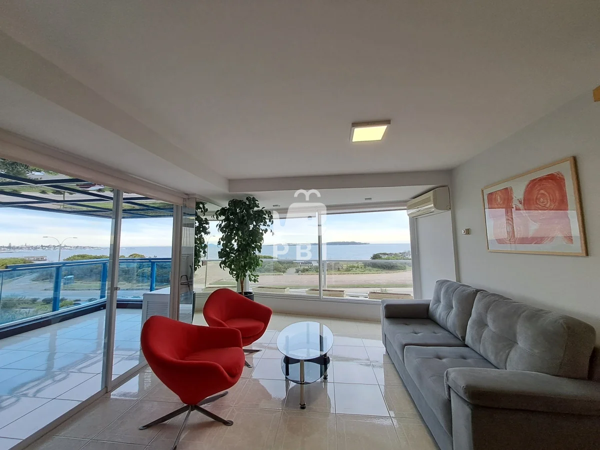 Apartamento en Playa Mansa, propiedad 62621 -Imagen 2