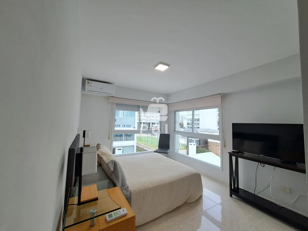 Apartamento en Playa Mansa, propiedad 62621 -Imagen 13