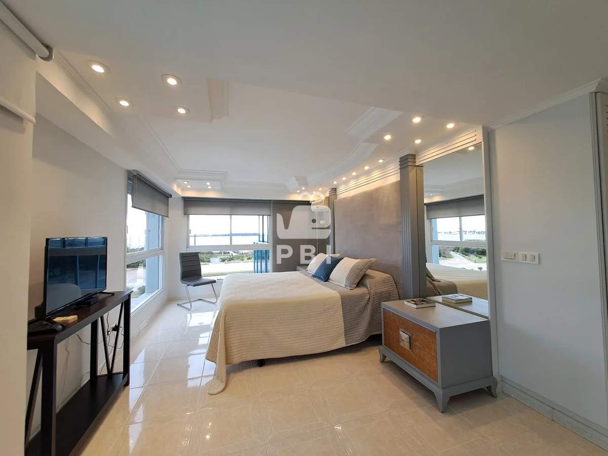 Apartamento en Playa Mansa, propiedad 62621 -Imagen 14
