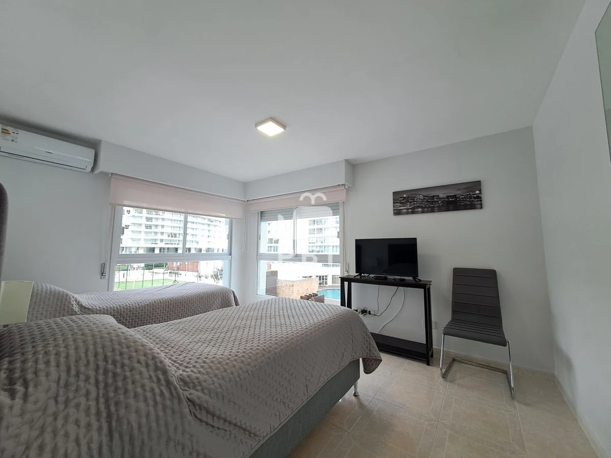 Apartamento en Playa Mansa, propiedad 62621 -Imagen 18