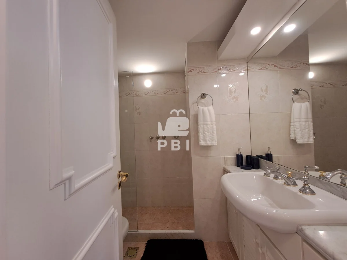 Apartamento en Playa Mansa, propiedad 62621 -Imagen 19