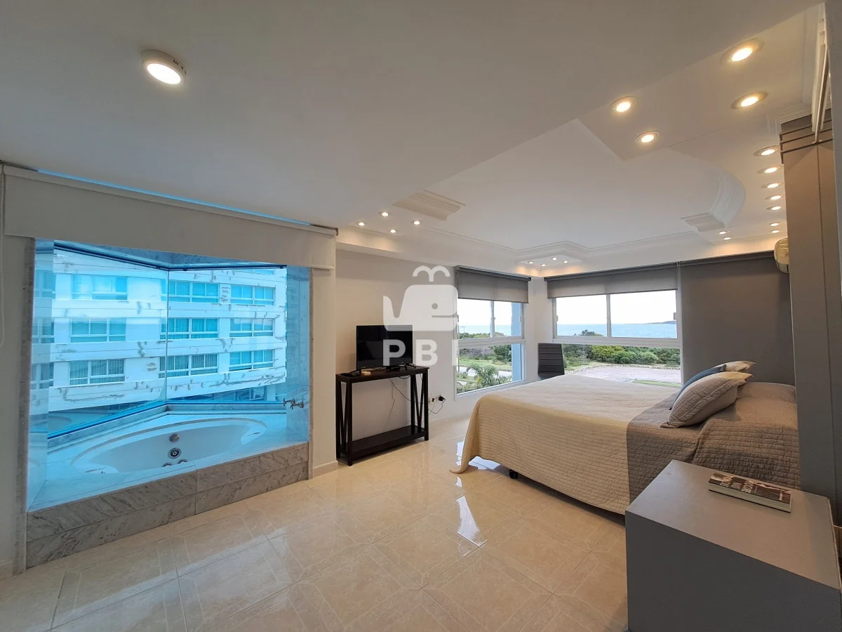 Apartamento en Playa Mansa, propiedad 62621 -Imagen 23