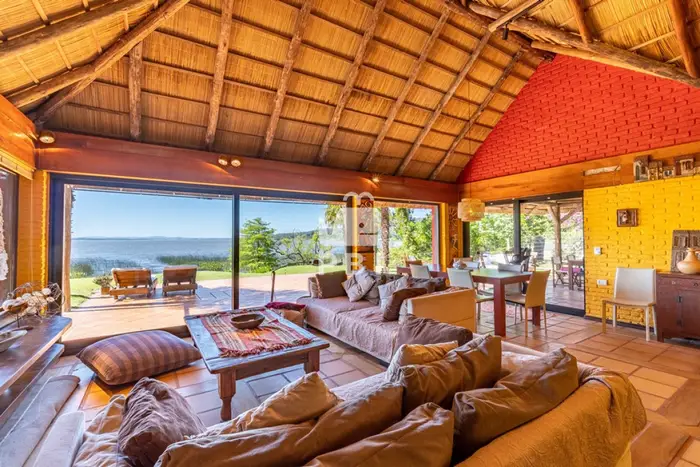 Casa 4 DORMITORIOS en Laguna del Sauce , Punta Ballena - Ref : PBI2454