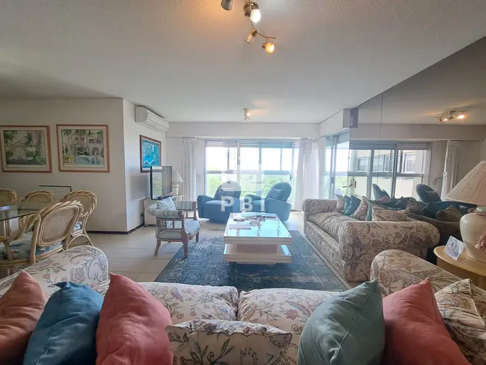 Venta de Apartamento 3 dormitorios en Avenida Roosevelt.  - Parquemar R - Ref : PBI15548