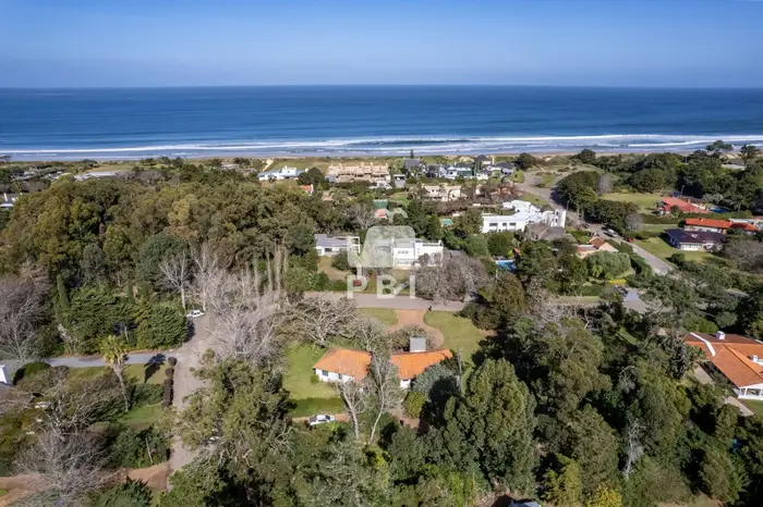 Venta Casa de 3 dormitorios y servicio en Solana, Punta Ballena - Ref : PBI12665