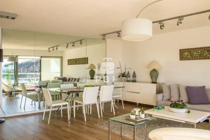 Apartamento en alquiler 2 dormitorios con parrillero en Pinares, Playa Mansa, Maldonado, Uruguay