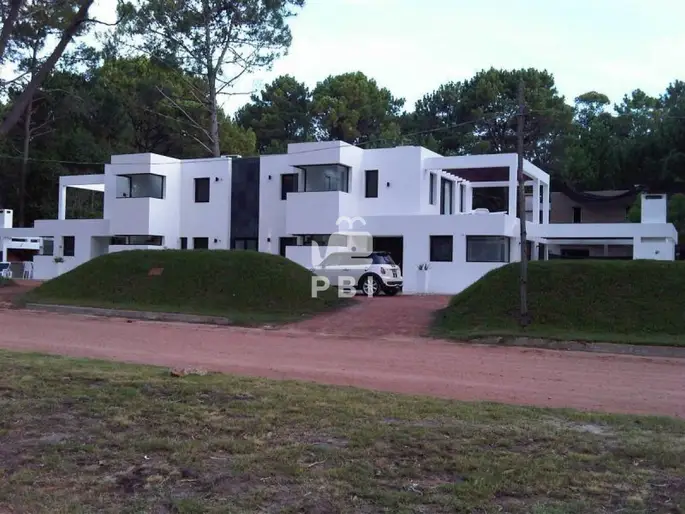 Casa 3 DORMITORIOS en Solanas Country, Punta Ballena - Ref : PBI2387