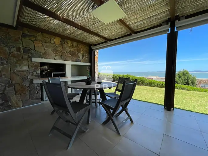 Apartamento en alquiler 1 dormitorio, parrillero, en Punta Ballena