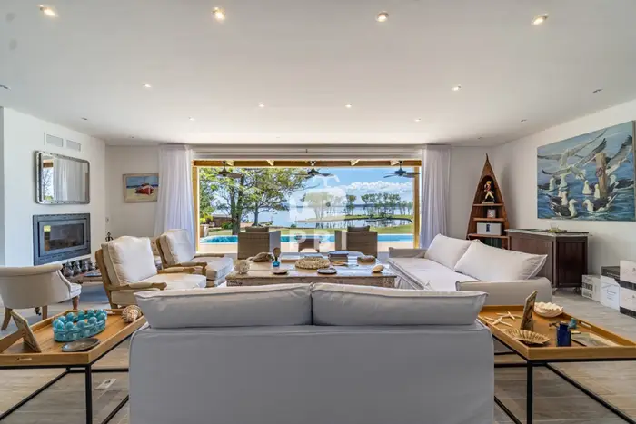 Casa de 3 dormitorios en barrio privado - Ref : PBI3239
