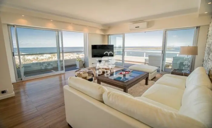 Venta de Exclusivo Pent-house, Playa Mansa -  Monarca - Ref : PBI12476