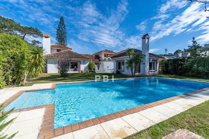Venta de casa 4 dormitorios  en San Rafael a pocas del Mar - Ref : PBI12756