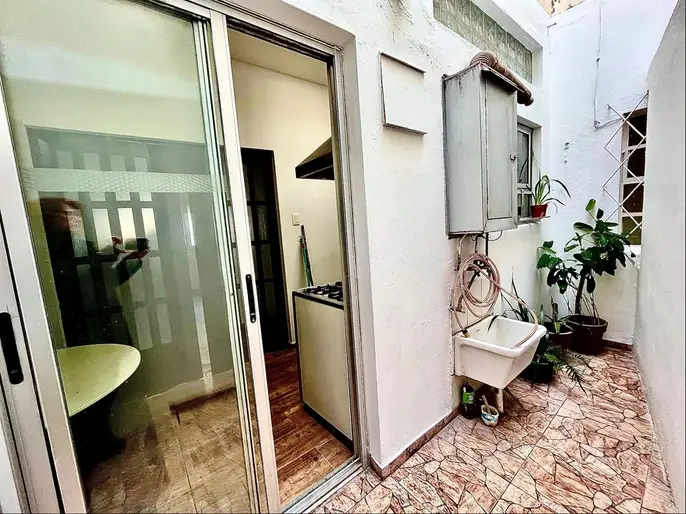 ALQUILER CORDÓN NORTE.JAVIER BARRIOS AMORÍN Y PAYSANDÚ.PRECIOSO APARTAMENTO AL FRENTE,IMPECABLE ESTADO,LIVING COMEDOR, 3 DORMITORIOS AMPLIOS,1 BAÑO,COCINA DEF.,OFFICE, PATIO, ALGUNOS MUEBLES