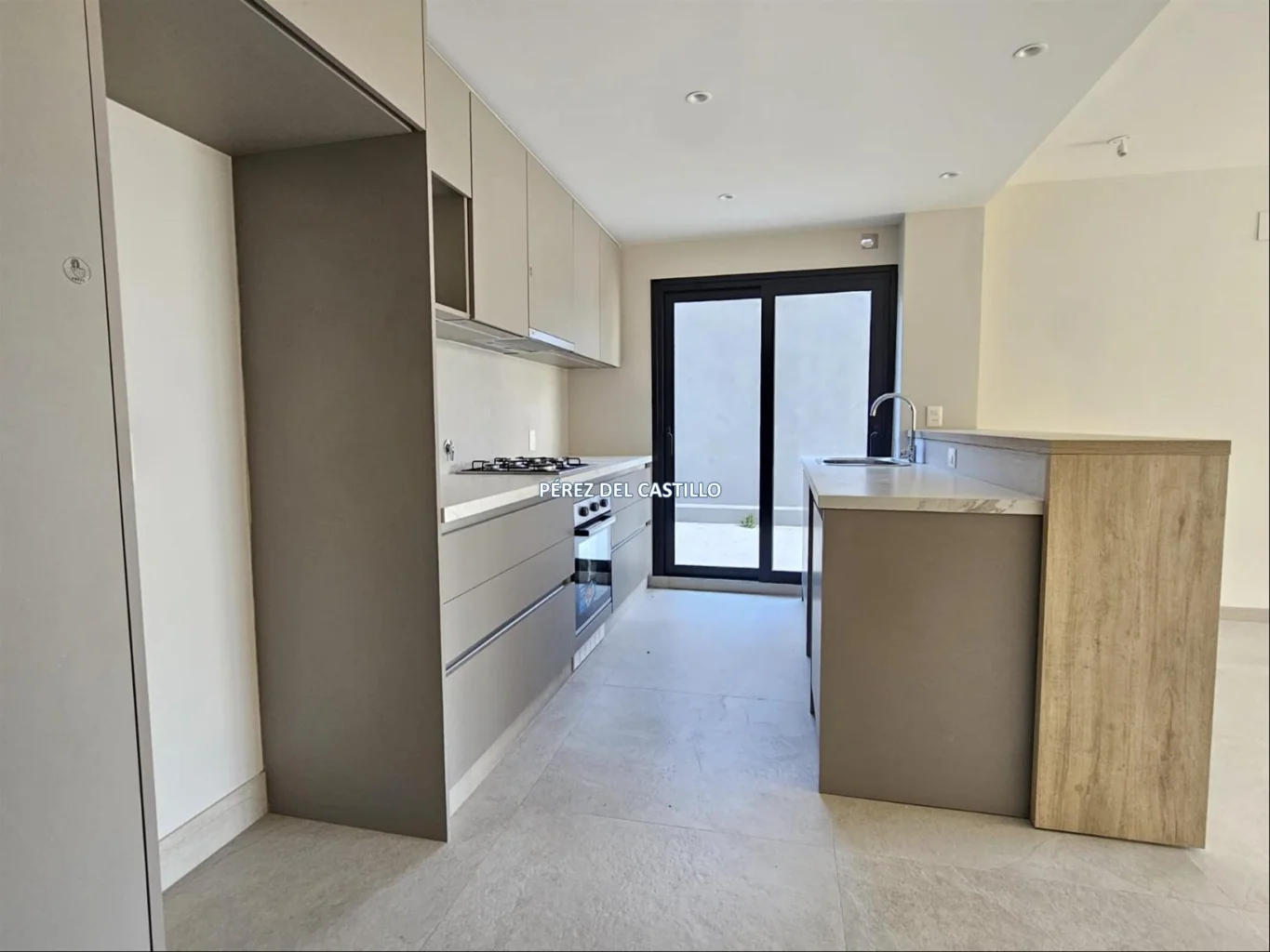 Apartamento en Carrasco Norte, propiedad 294234 -Imagen 2