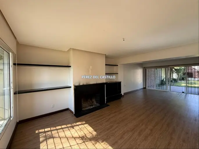 Venta Casa Malvin 5 Dormitorios 4 Baños Garaje