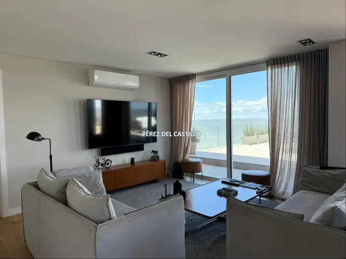 Alquiler y Venta Apartamento Carrasco 3 Dormitorios 4 Baños Garaje