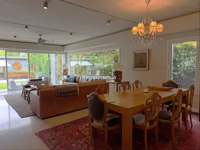 Alquiler y Venta Casa Carrasco 5 Dormitorios 8 Baños Garaje
