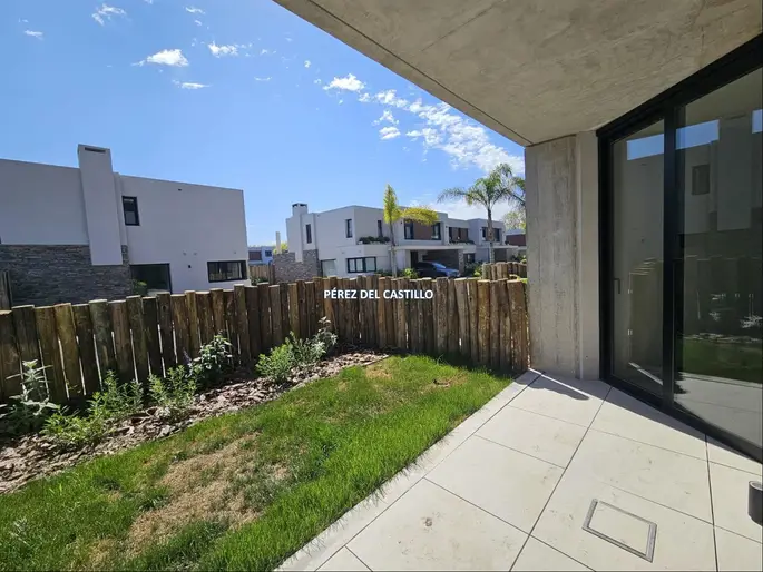Alquiler Apartamento Carrasco 1 Dormitorio 1 Baño Garaje