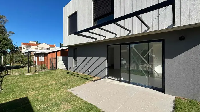 ESTRENÁ CON GRAN JARDÍN