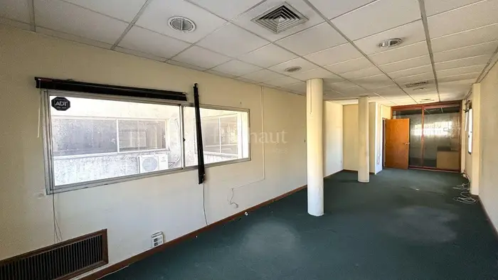 Oficina en venta y alquiler, frente al puerto, Ciudad Vieja, Montevideo, Uruguay