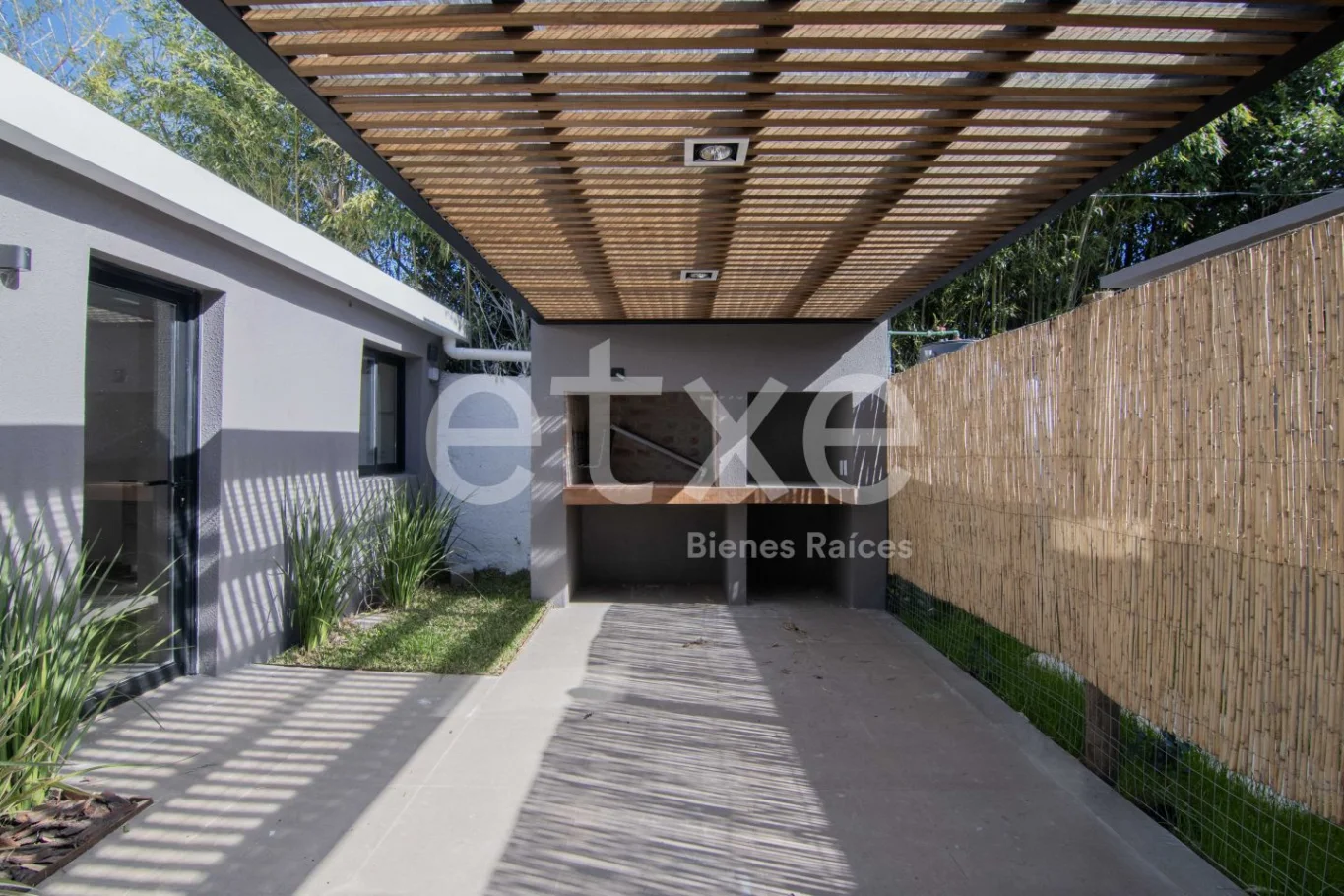 Casa en Carrasco Norte, propiedad 295815 -Imagen 2