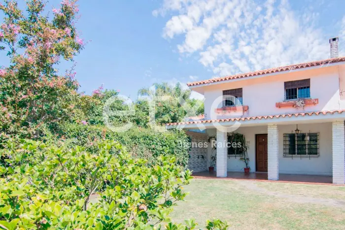 Casa en venta en el limite de Carrasco y Punta Gorda