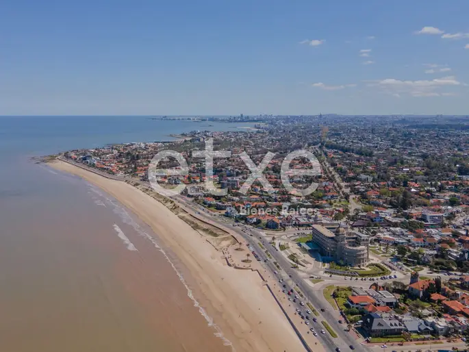 Venta de Casa en Carrasco Sur Contactar